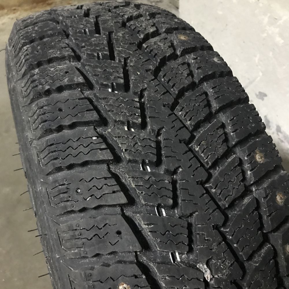 Зимова гума Kumho Powergrip 235/75/15 1 шт