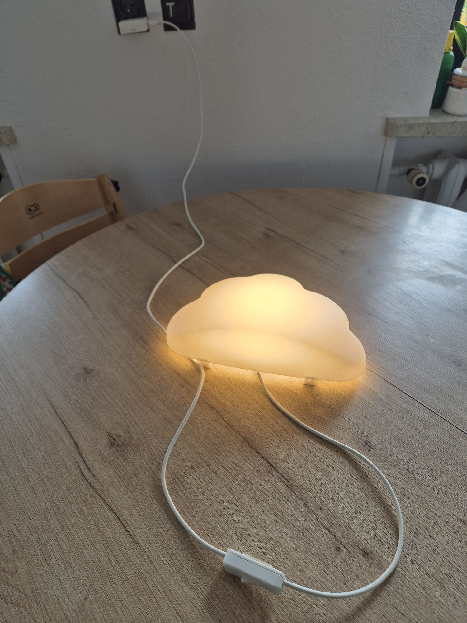 Lampka nocna dla dziecka chmurka ikea