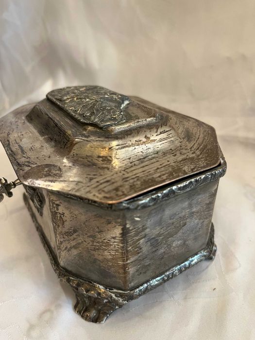 Cukiernica skrzynkowa marki Fraget XIX w.