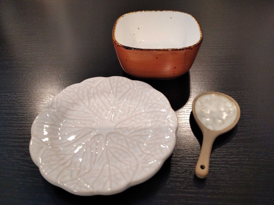 Prato pão e taça quadrada Kasa, e colher relevo Zara Home