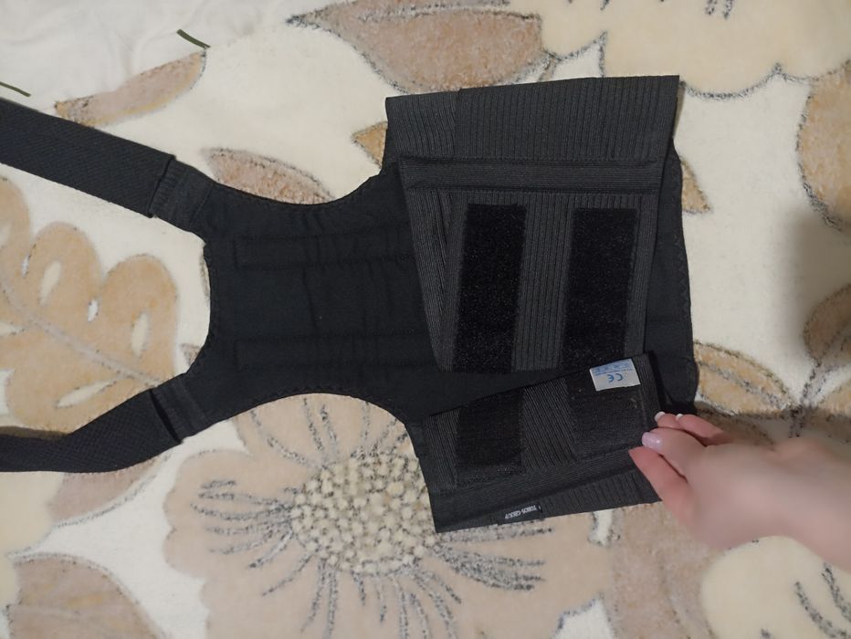 Корсет для спини.Коректор постави