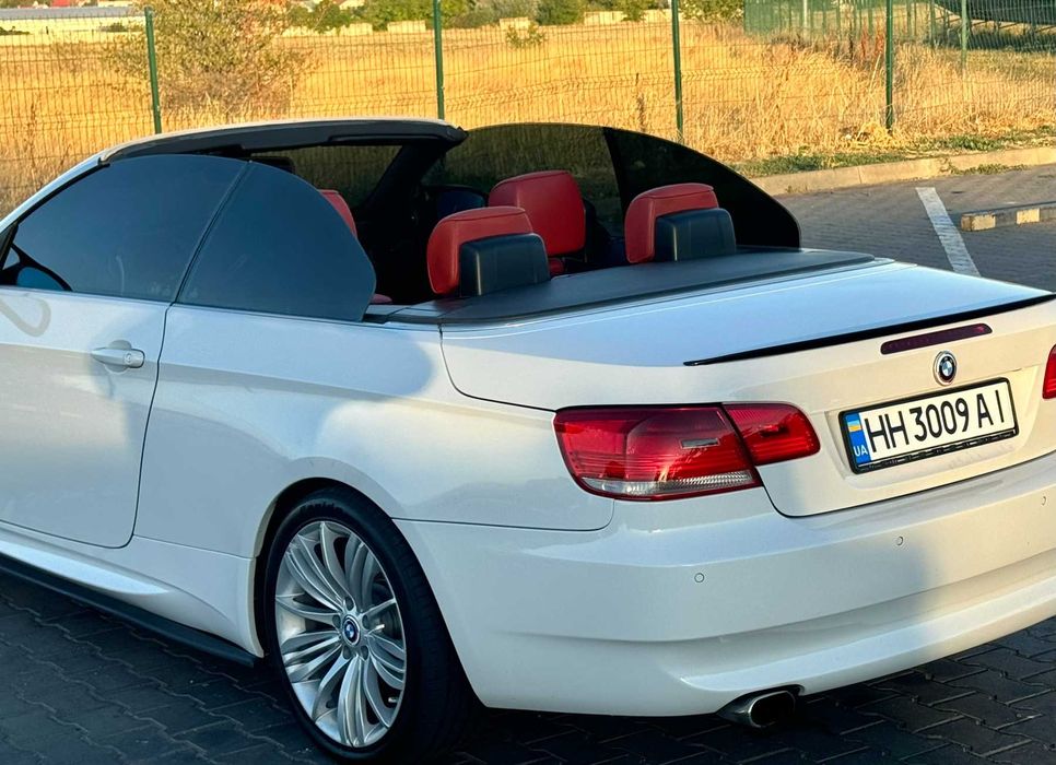 BMW 320i Cabrio E93