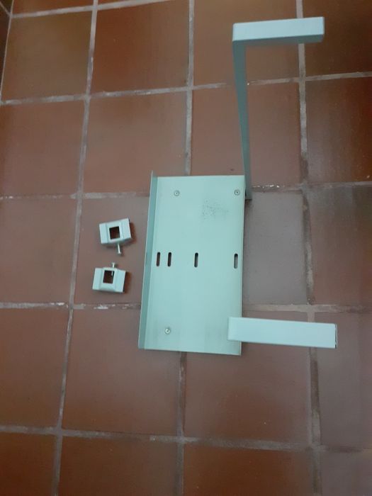 Acessórios de secretária para equipamento informático, modelo IKEA