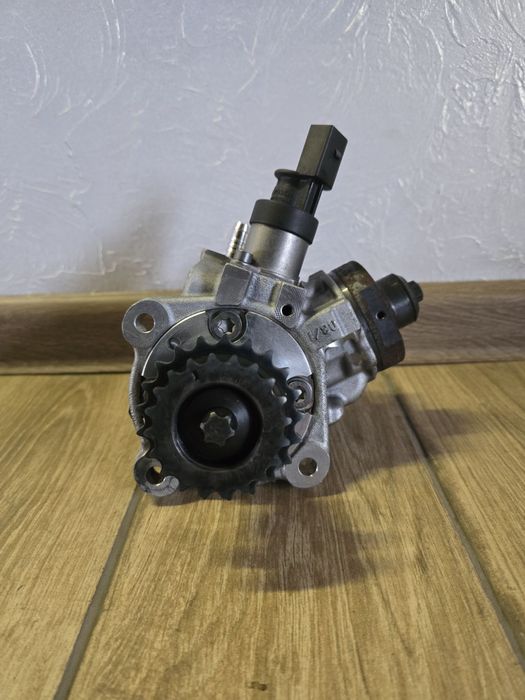 Паливний насос (ТНВД ) BMW 2.0 dizeli N47