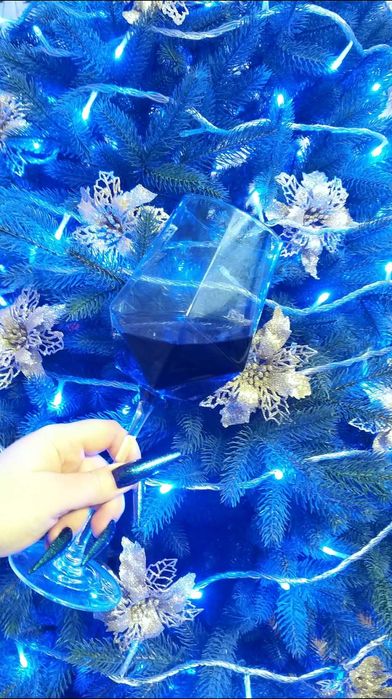 Ёлка  как настоящая с цельнолитыми ветки и иголками  1.8м