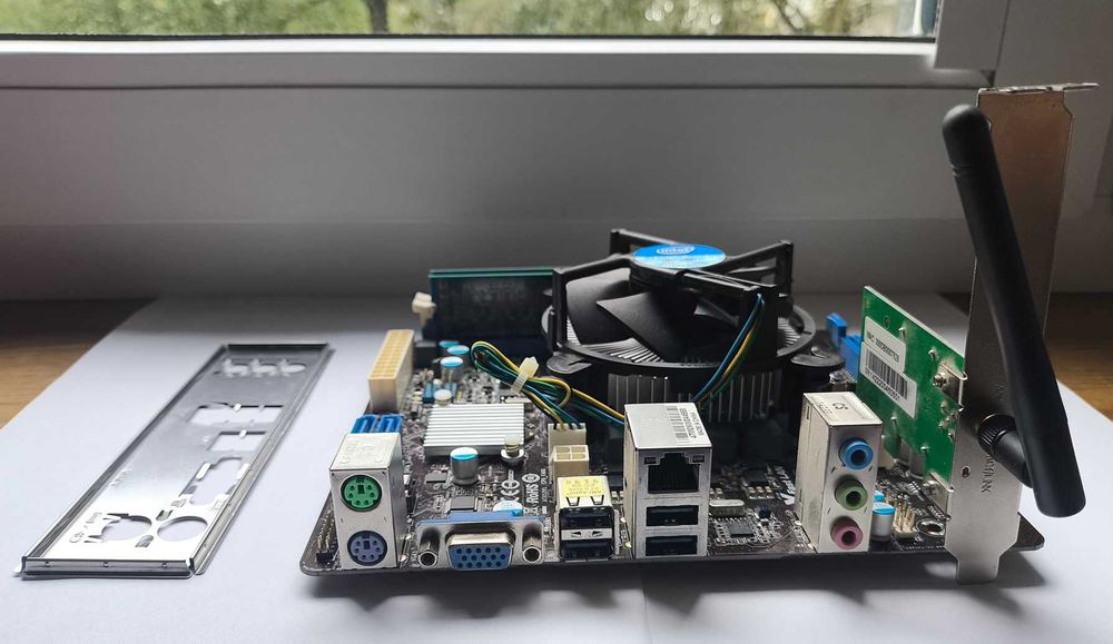 Płyta Asrock H61M-VG3 + i3 3240 + RAM + chłodzenie + Wi-Fi