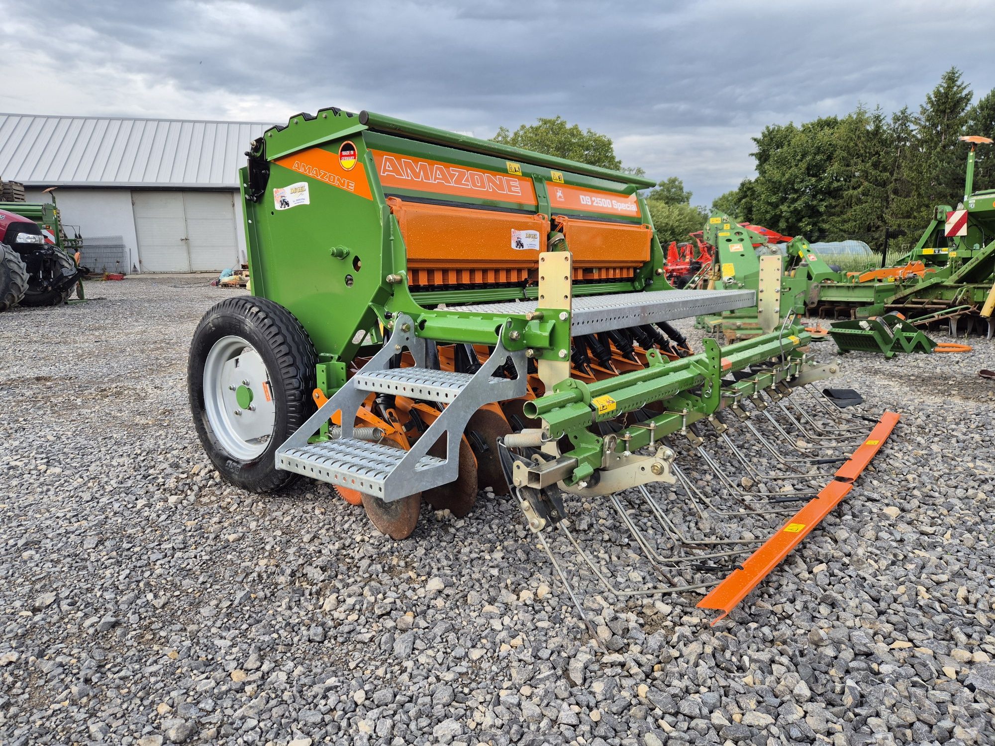 Amazone D9 2500  talerzowy 2.5m ad siewnik zbożowy  Komputer.