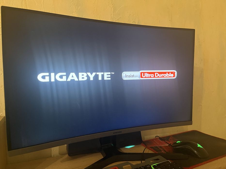 Монитор Samsung C27F390FHI