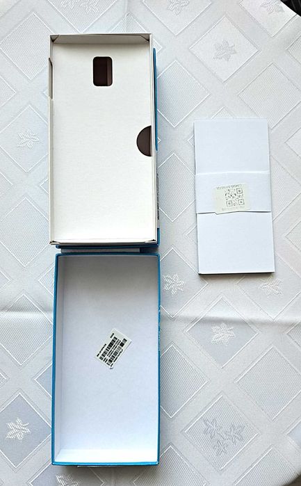 Puste pudełko po smartfonie Samsung Galaxy J6+