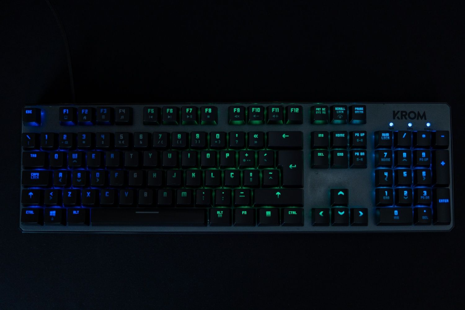Teclado Mecânico KROM Kernel (Switches Vermelhos) - Como Novo