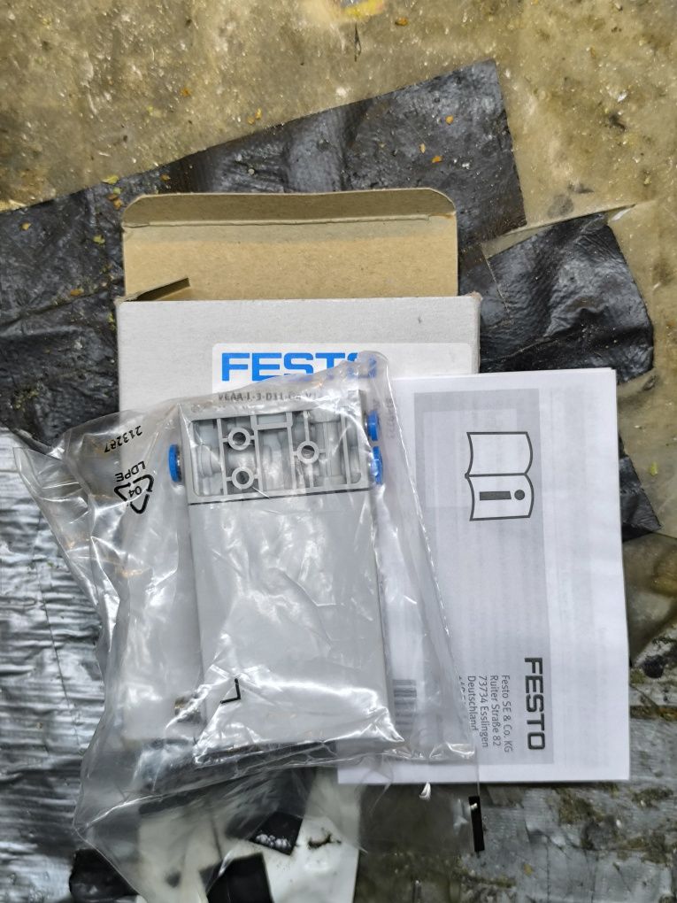 Zawór proporcjonalny ciśnienia Festo VEAA-L-3-D11-Q4-V1-1R1