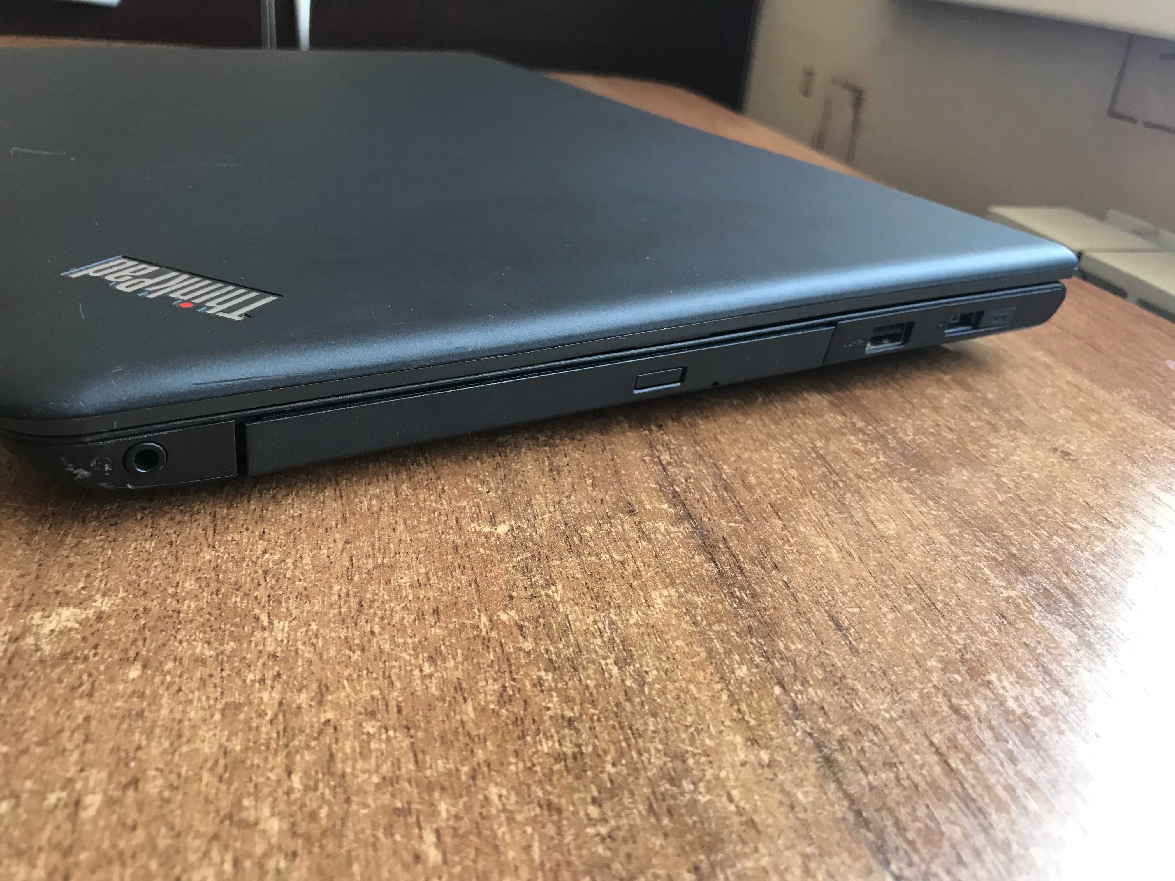 Ноутбук 15" FHD Lenovo Thinkpad E560 (i7-6600U/8/SSD256/R7M370)