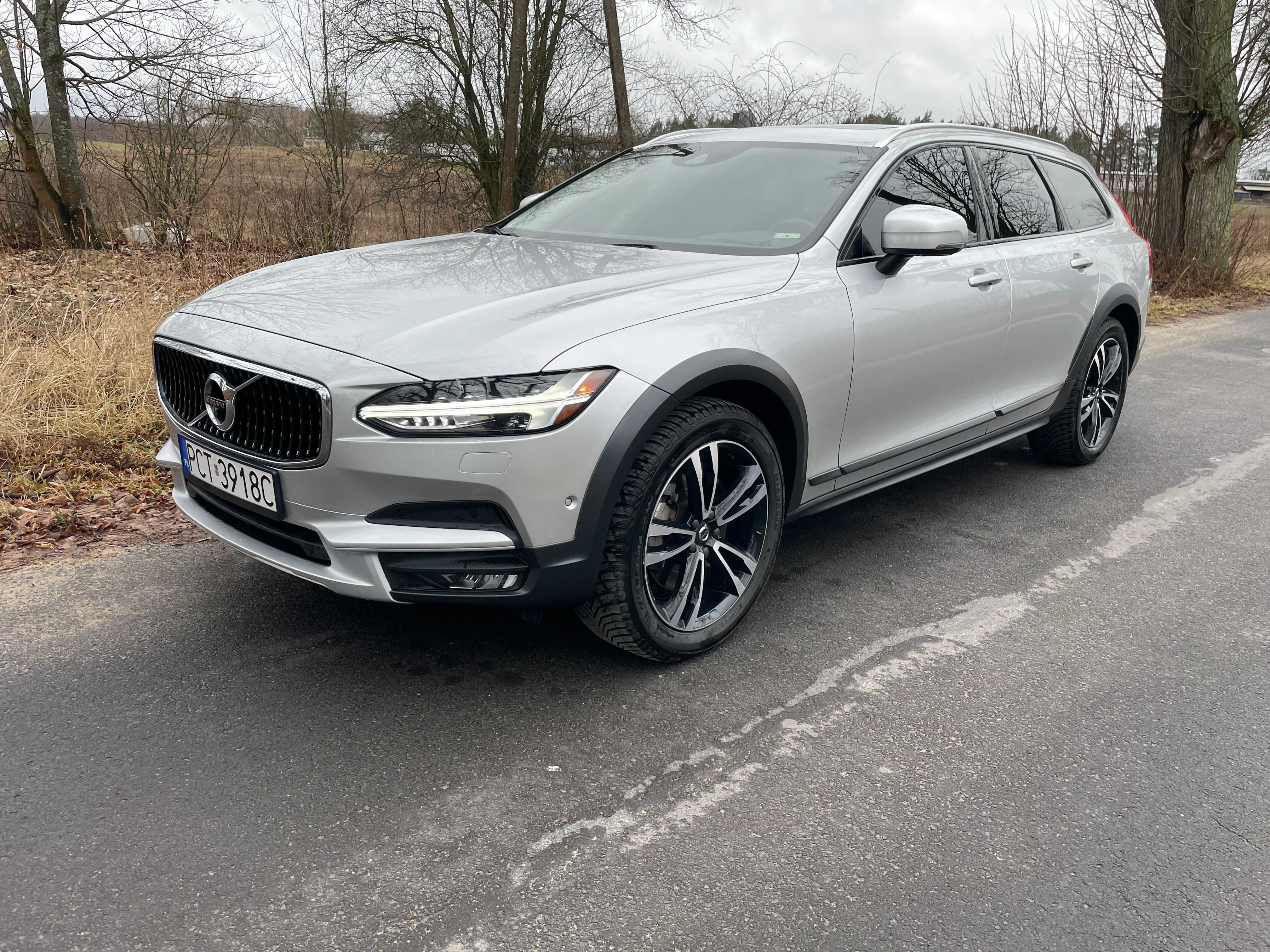 VOLVO V90 Cross Country CC T5 LED, panorama, sam parkuje