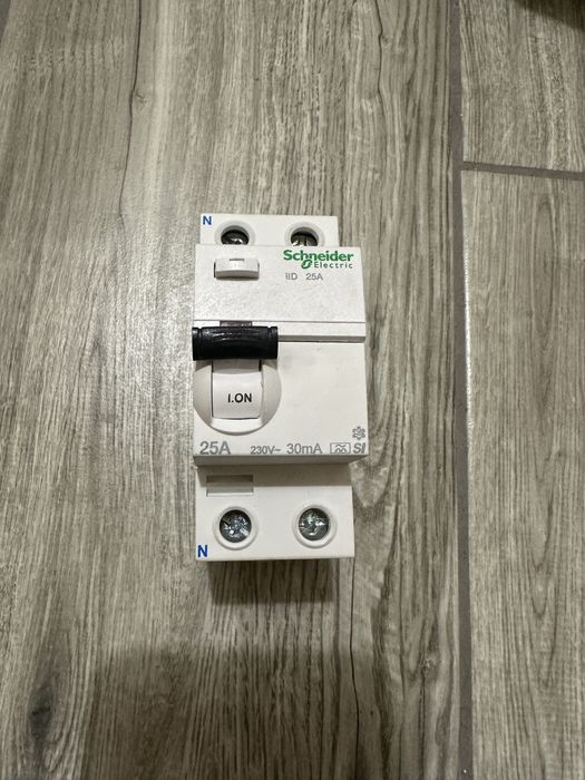 Wyłącznik różnicowoprądowy różnicowo-prądowy schneider 25A 2 polowy 2p