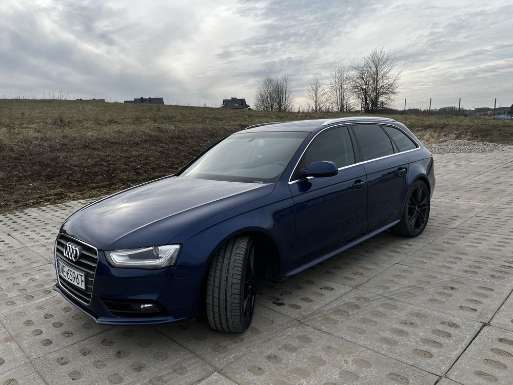 AUDI A4 b8 lift