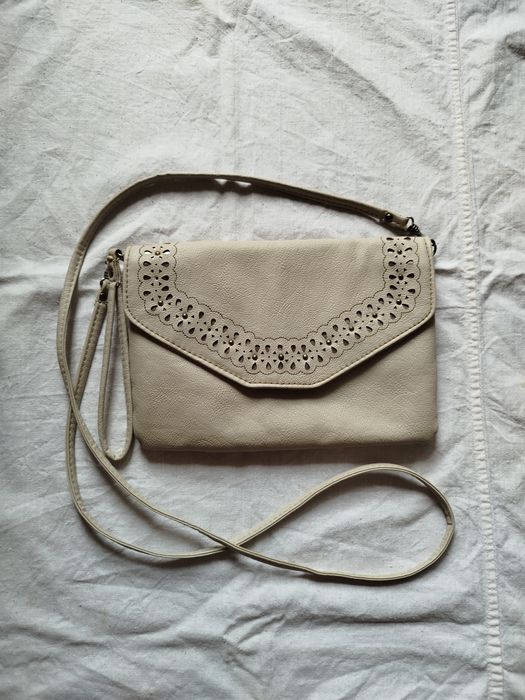 Сумка жіноча чорна на плече через плече клач бежевий квіткова текстиль