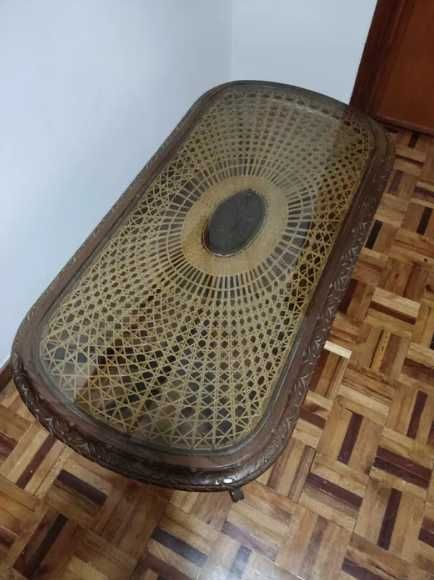 Mesa de Sala de Estar em Madeira de Castanheiro