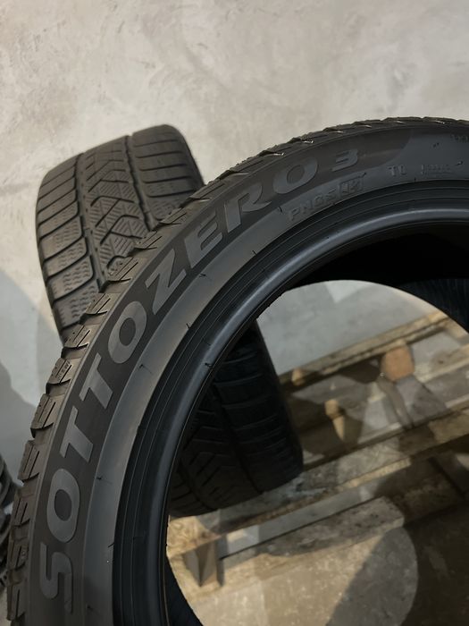 235/45/18 98V Pirelli Sottozero 3