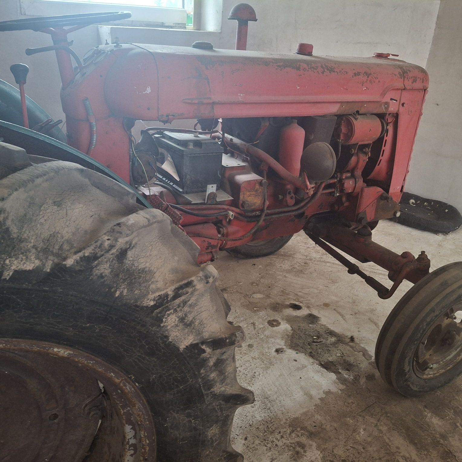 Ciągnik McCormick nie C360 .C 330 MF 255