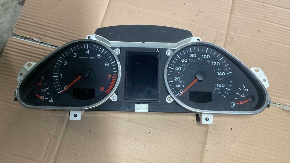 Licznik zegary Audi A6 C6 benzyna 4F0920.950K