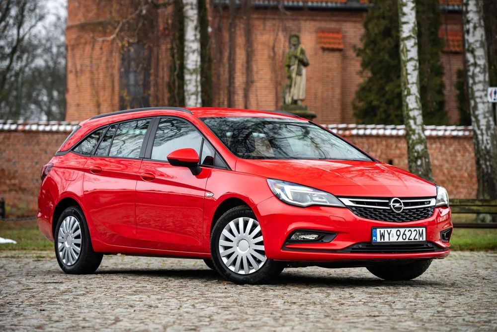 Opel Astra Opel Astra K Sport Tourer 1.6 Cdti bogate wyposażenie