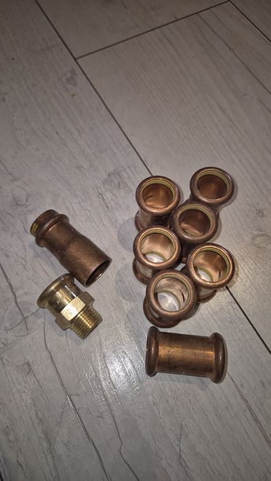 1. Mufa 22 miedź prasowana Sanha do gazu 7 sztuk + inne