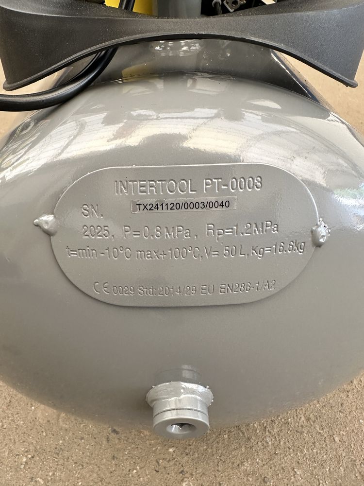 Компрессор 50л, 1.5кВт, 220В, 8атм, 206л/мин. PT-0003 Intertool