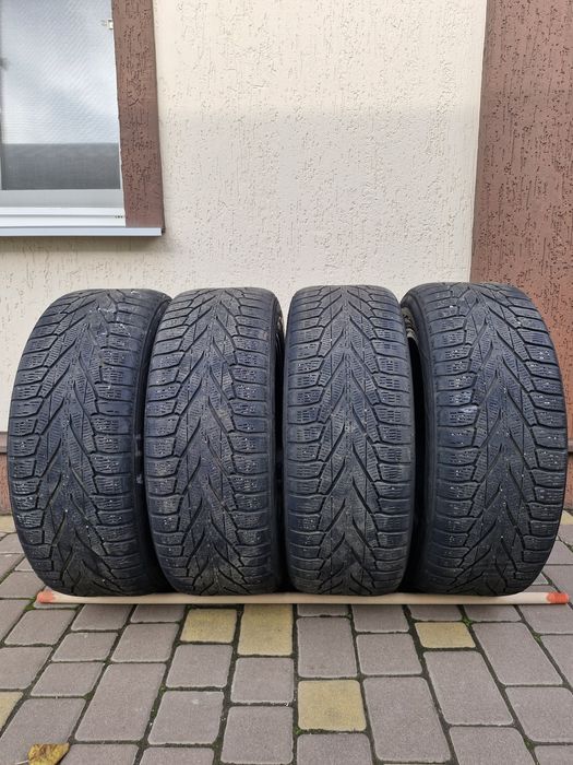 Продам шины 235 55 r18 Nokian