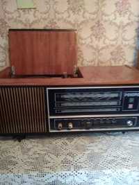 Продам радіолу "Рекорд"-314,в робочому стані. 450 грн.