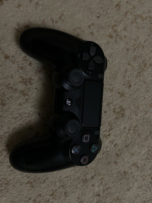 Продам PS-4  ще на гарантіі