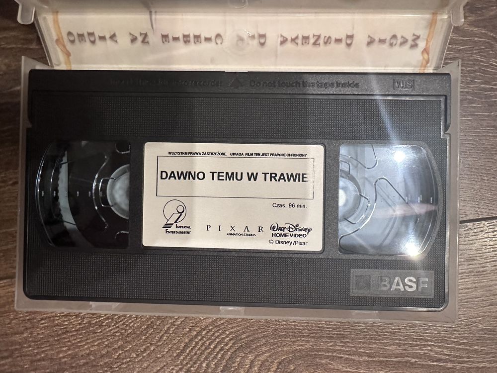 Bajka „Dawno temu w trawie” kaseta VHS