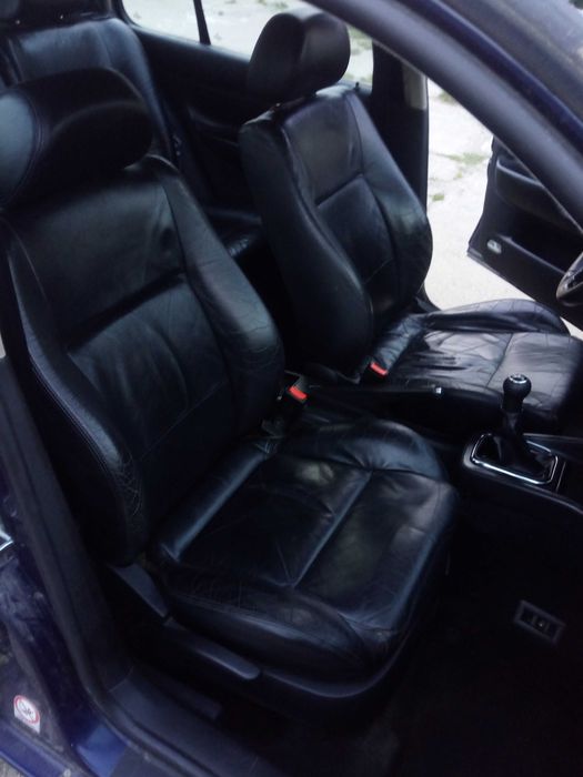 VW GOLF -   2000R-2,3- V5 - Full   -  Tanio