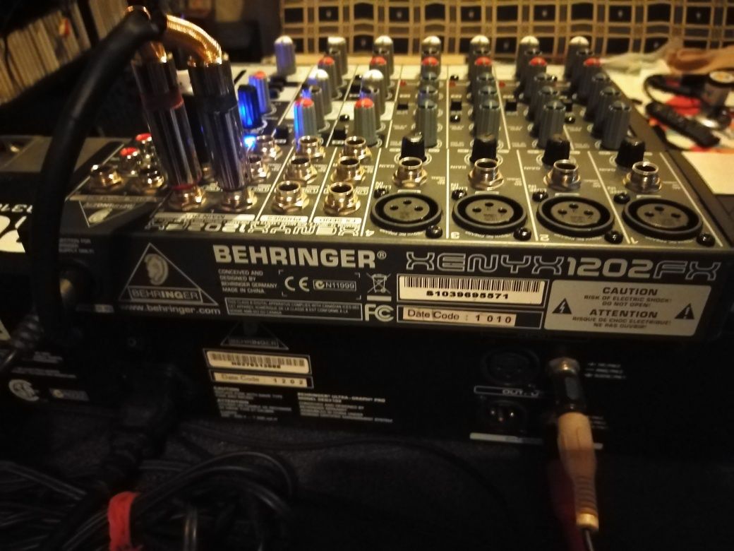 Mesa de mistura behringer Mod Xenix 1202