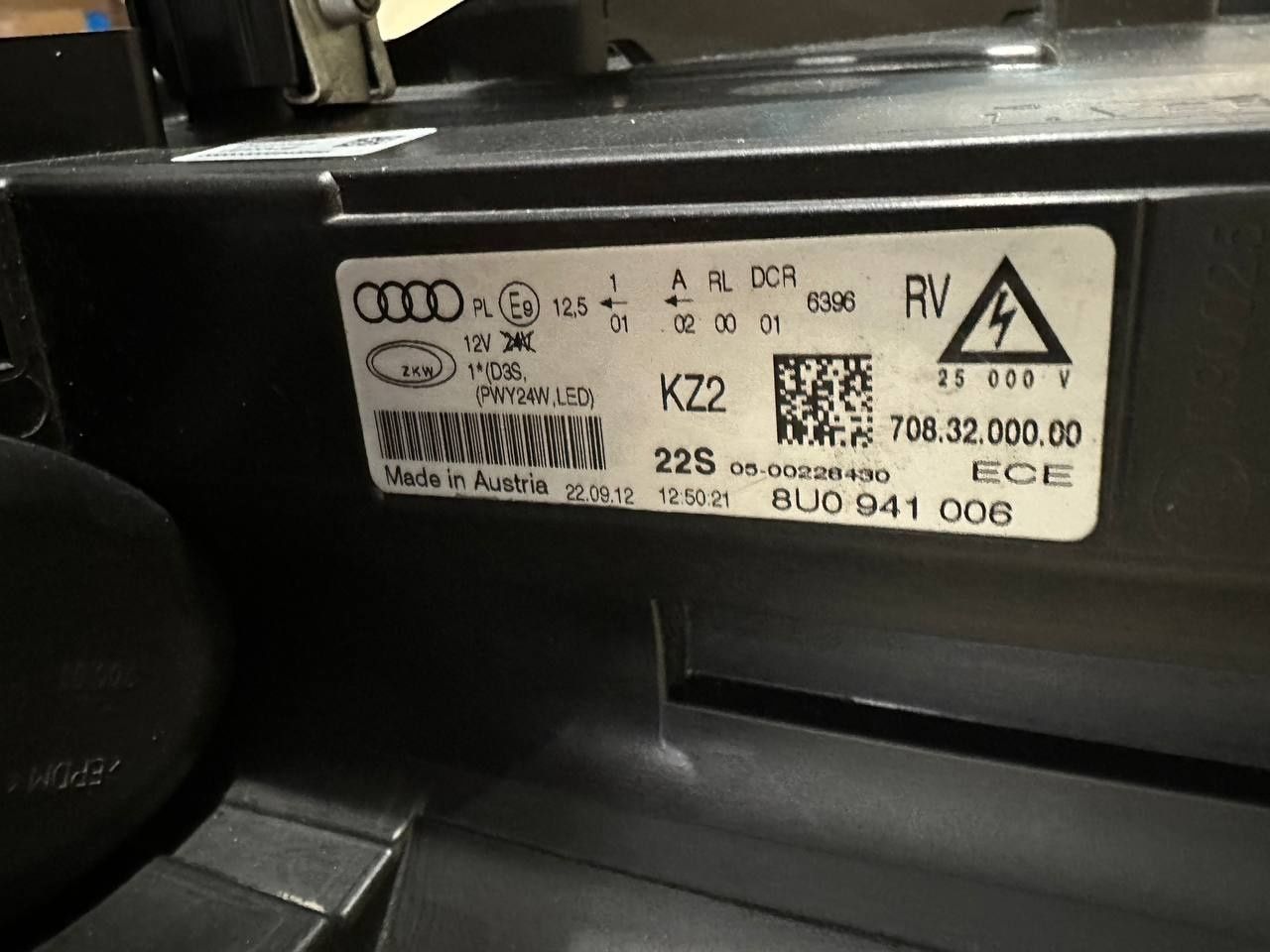 Lampa prawa Audi Q3 8U przed lift