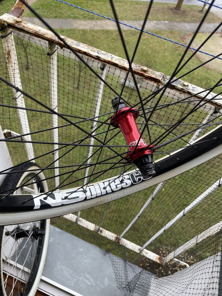 Koła w komplecie na MTB Street 24