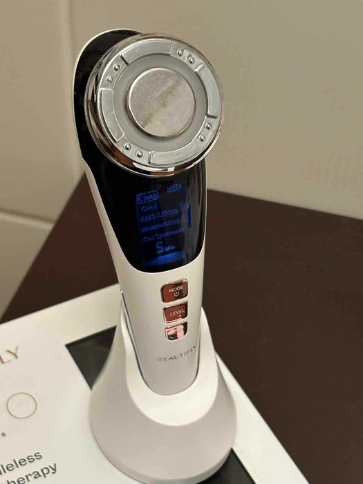 Skuteczne urządzenie do mezoterapii bezigłowej Glossy PRO