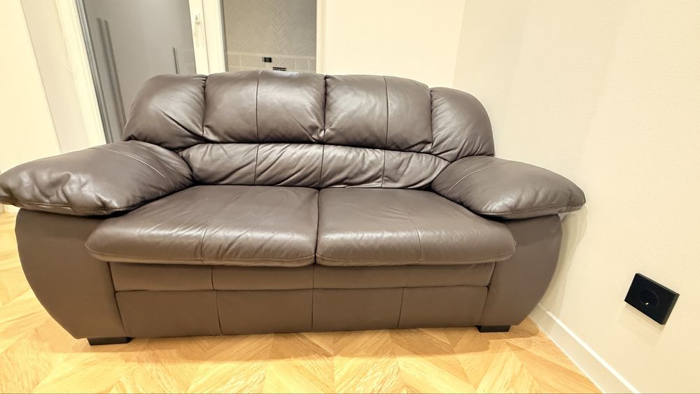 Продам Новый кожанный диван для гостинных или офисов качество ТОП