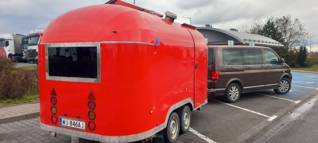 Wynajmem  food truck przyczep gastronomicznych
