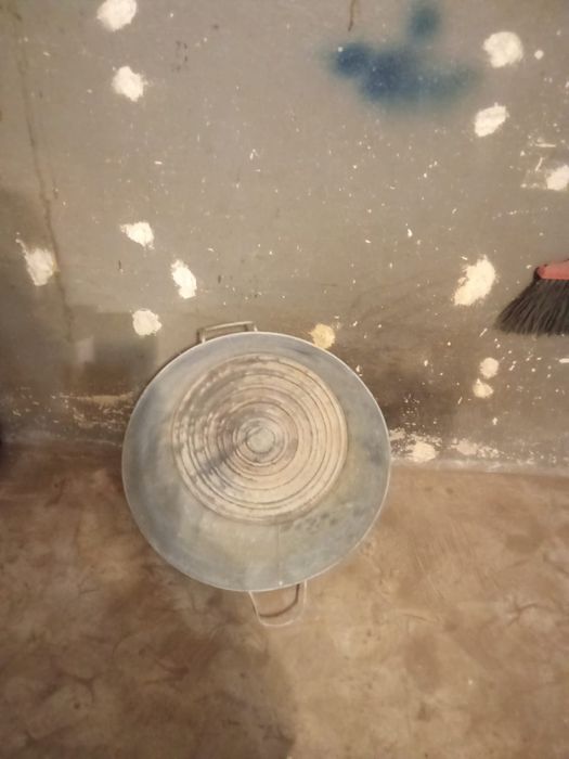 Bacia galvanizada antiga