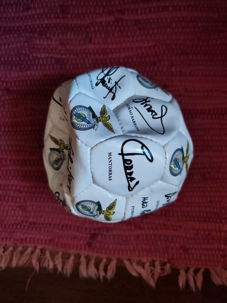 Bola autografada Benfica