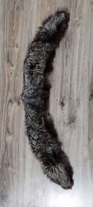 Натуральне хутро на підкладці на комір