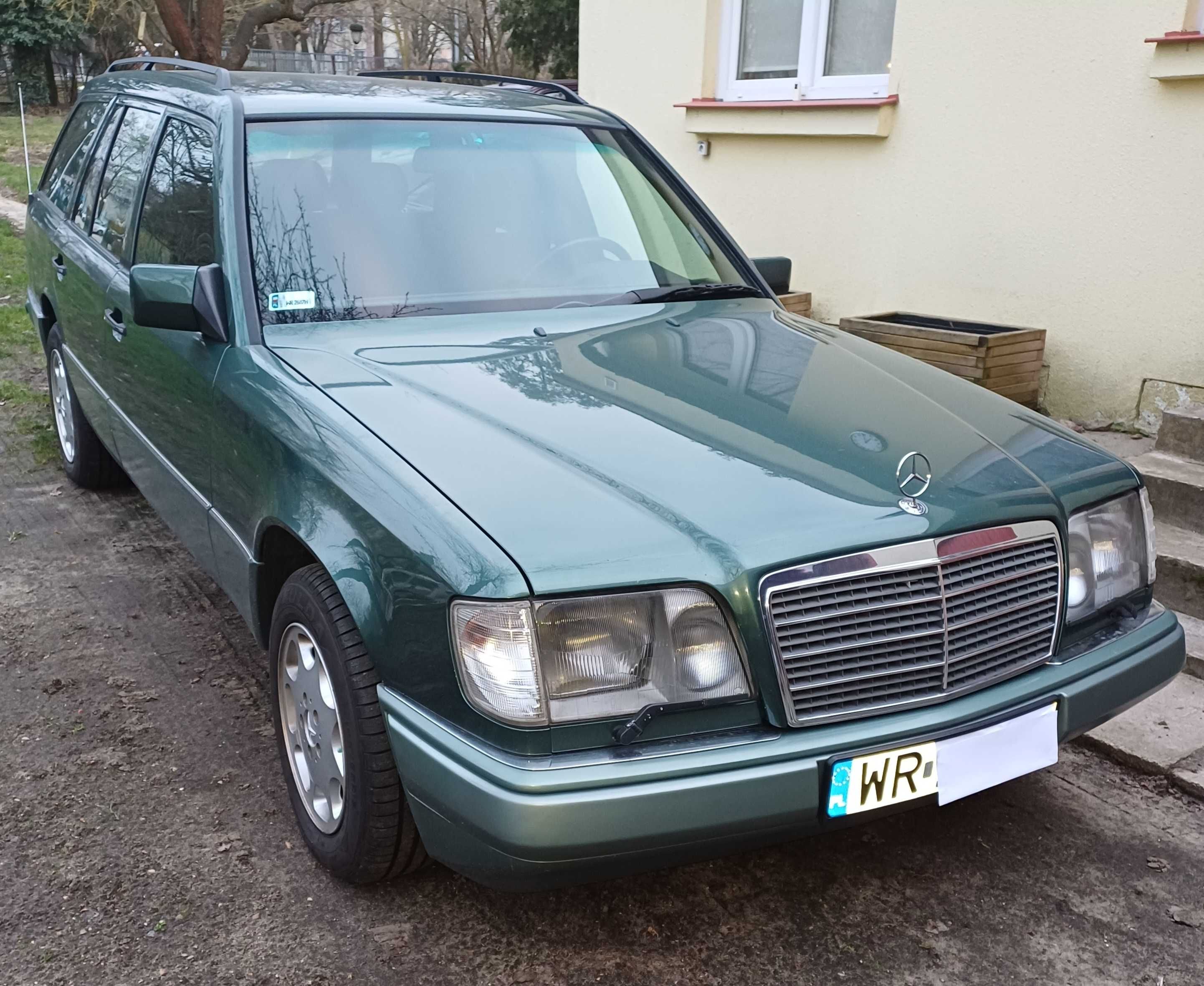 Merecedes-Benz W 124 E 300 T 4matic