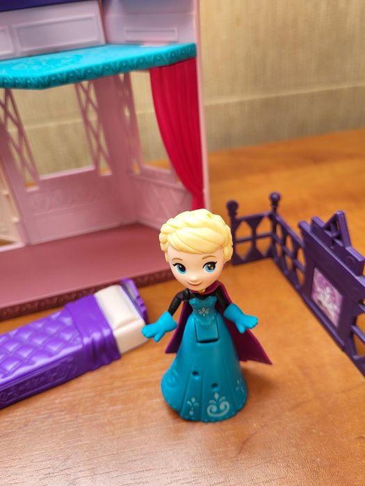 składany pałac, zamek, komnata Elsy, Frozen, Kraina Lodu Hasbro