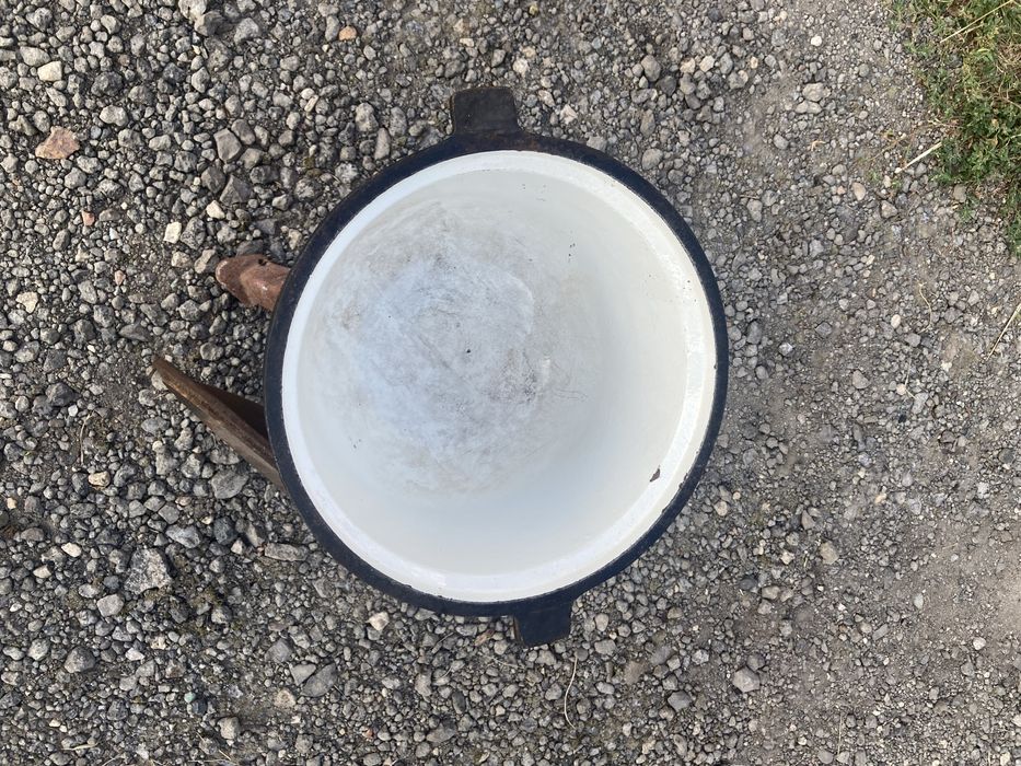 Kociołek na prażonki pieczonki  garnek żeliwny