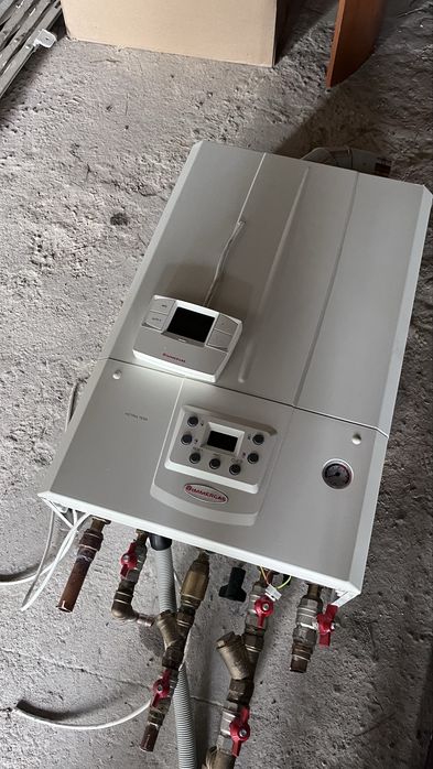 Piec gazowy kocioł Immergas Victrix Tera 28 1 z programatorem