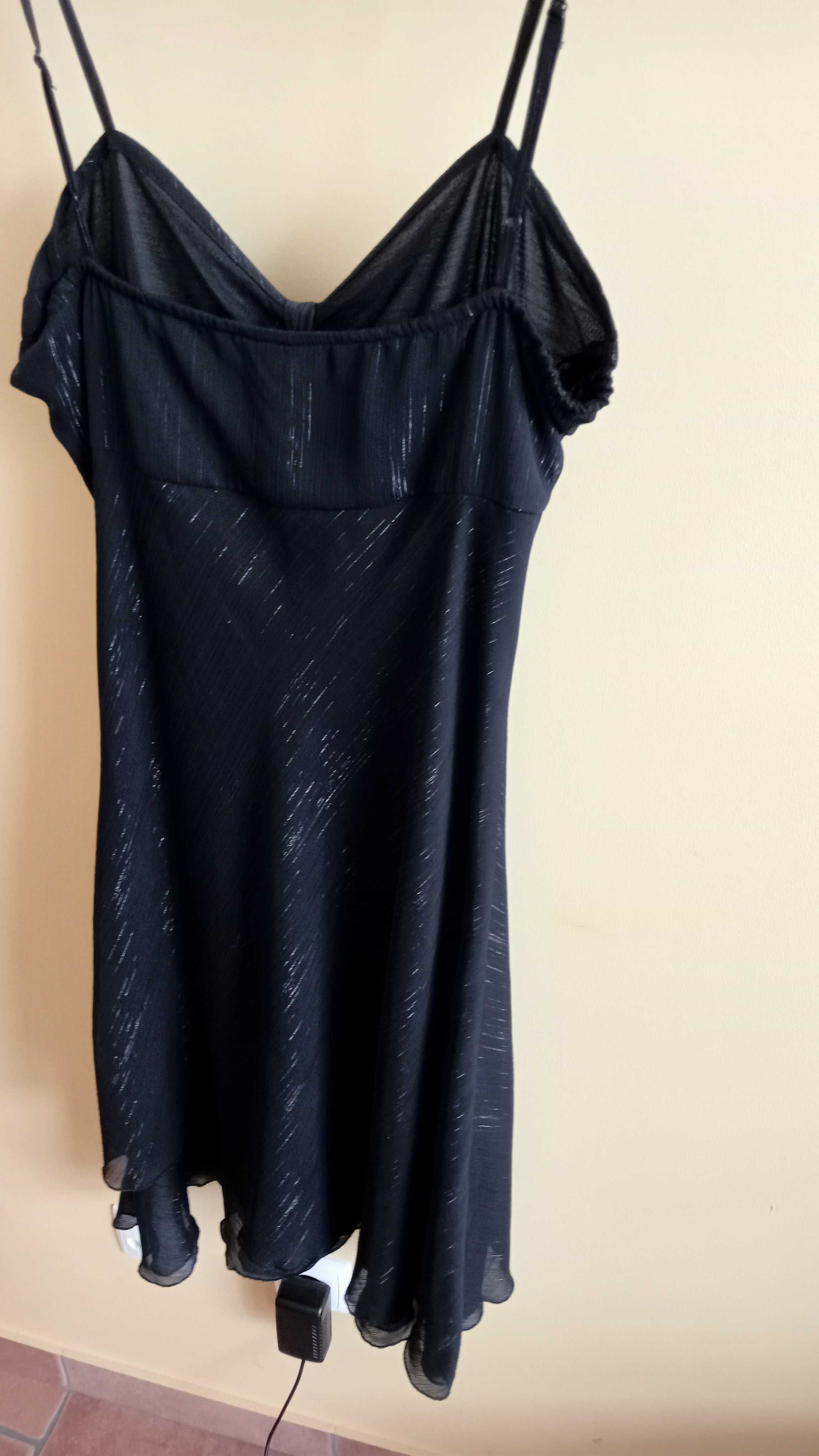 vestido de cerimónia preto com listas prateadas