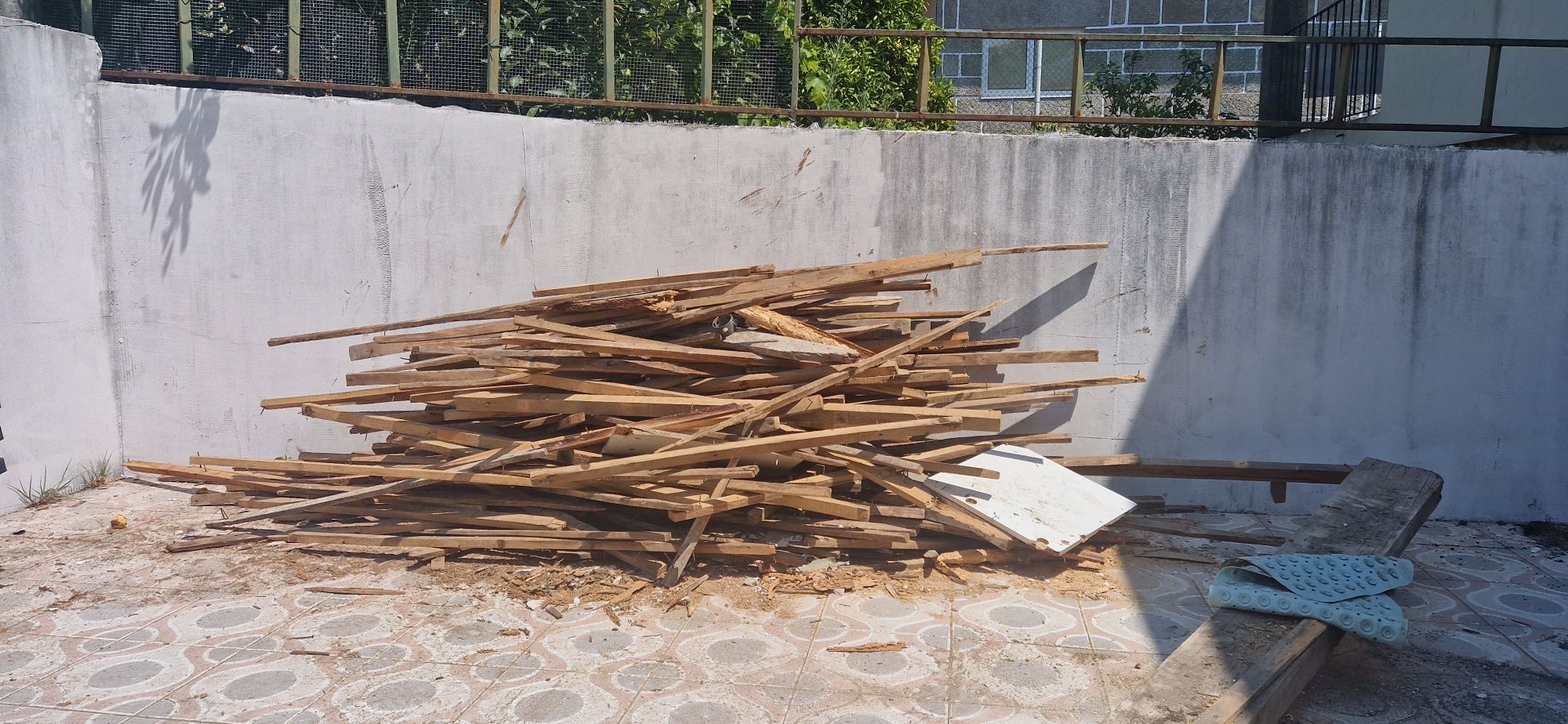 Dou madeira/lenha