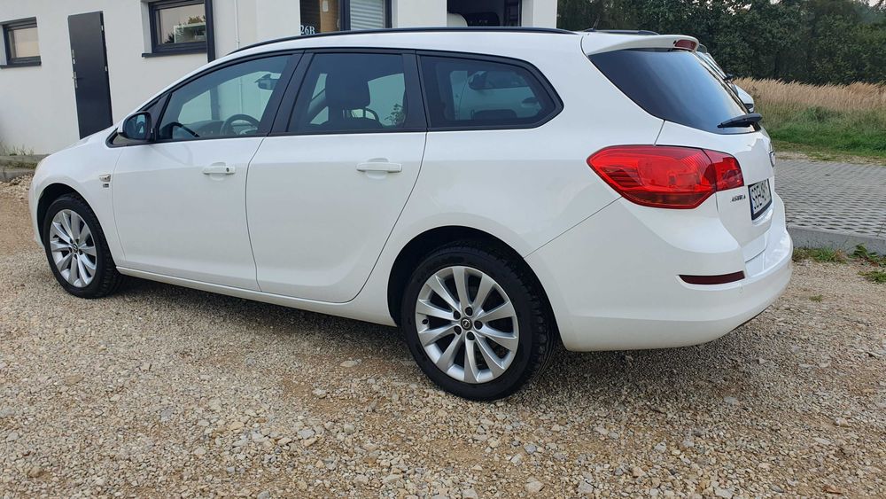 Opel Astra 1.4 100 km Klima Bogate wyposażenie" Z Niemiec " 150 Jahre