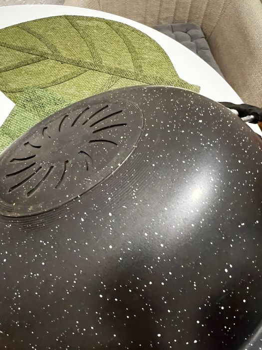 Вакуумна сковорідка supretto wok з кришкою