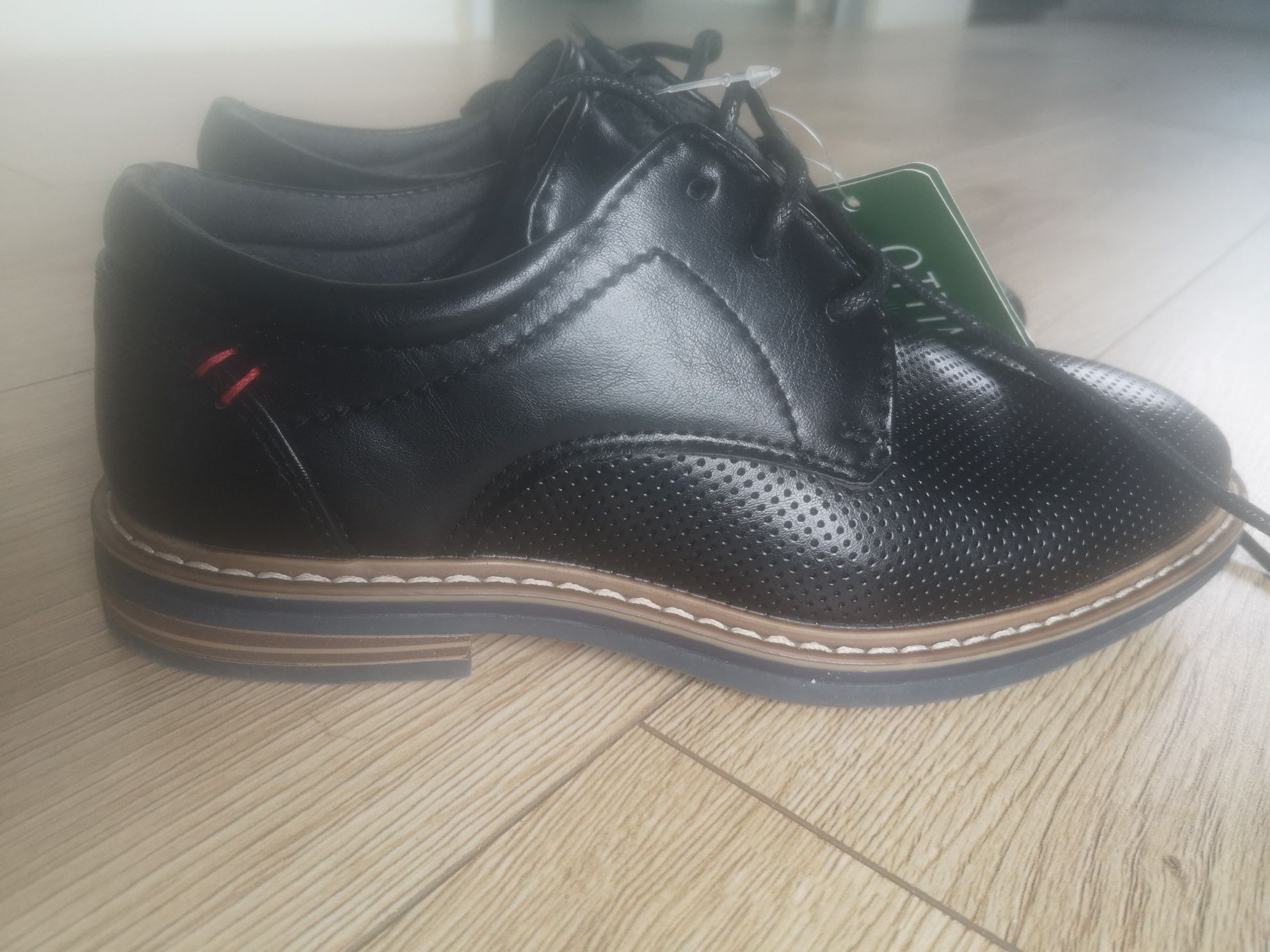 Nowe eleganckie buty chłopięce, wizytowe, komunia r. 33, dl. wkl. 22cm